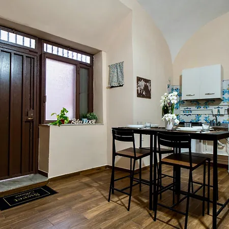 Апартаменты Metro 300m & Spaccanapoli 5min - Authentic Loft