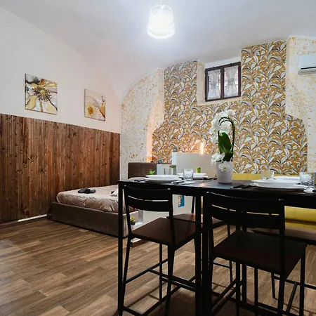 Metro 300m & Spaccanapoli 5min - Authentic Loft *